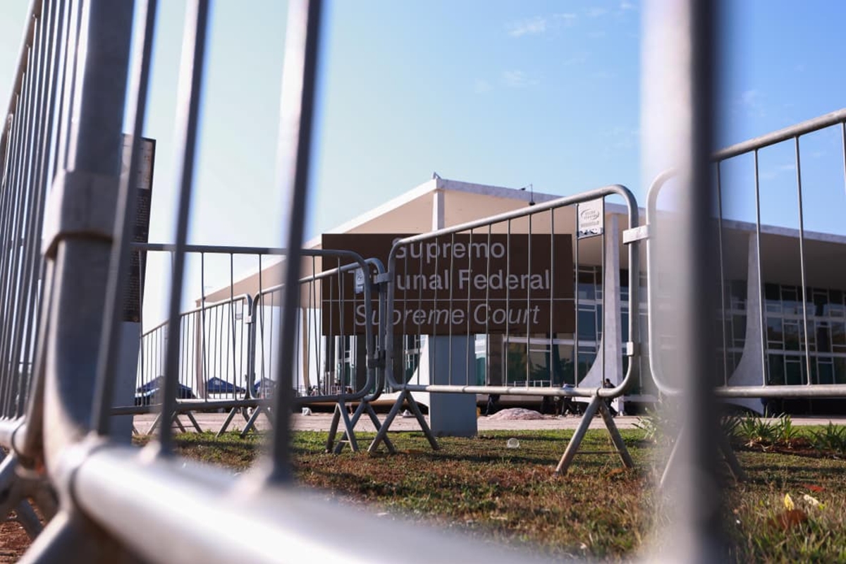 PM faz varredura no STF e reforça segurança na Praça dos Três Poderes