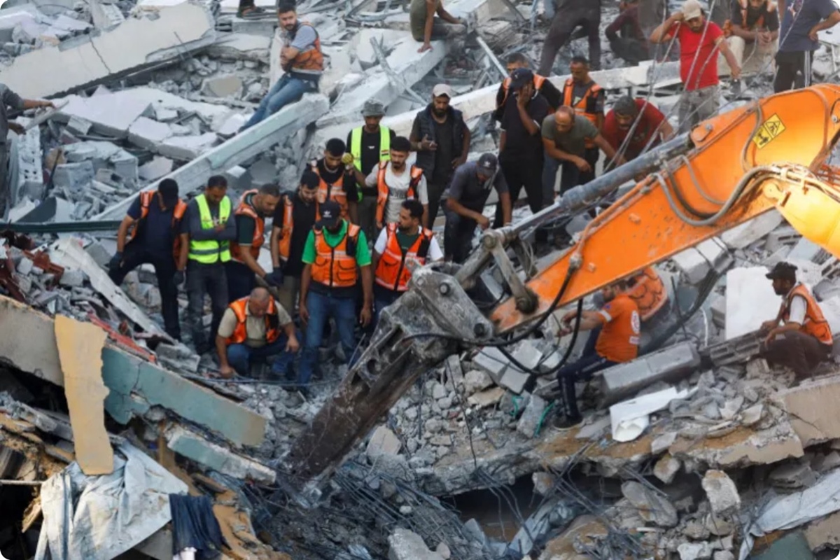 Veja imagens de crianças que sobreviveram a desabamento de prédio em Gaza