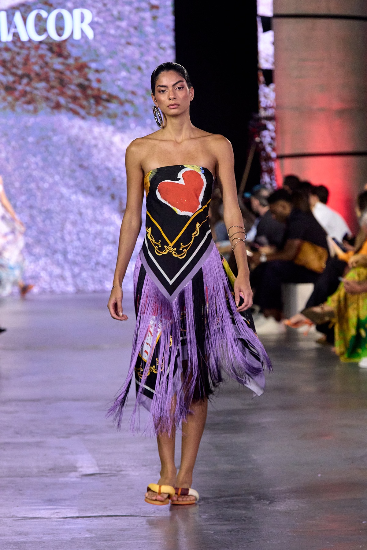 foto com cor. metrópoles catwalk - metrópoles