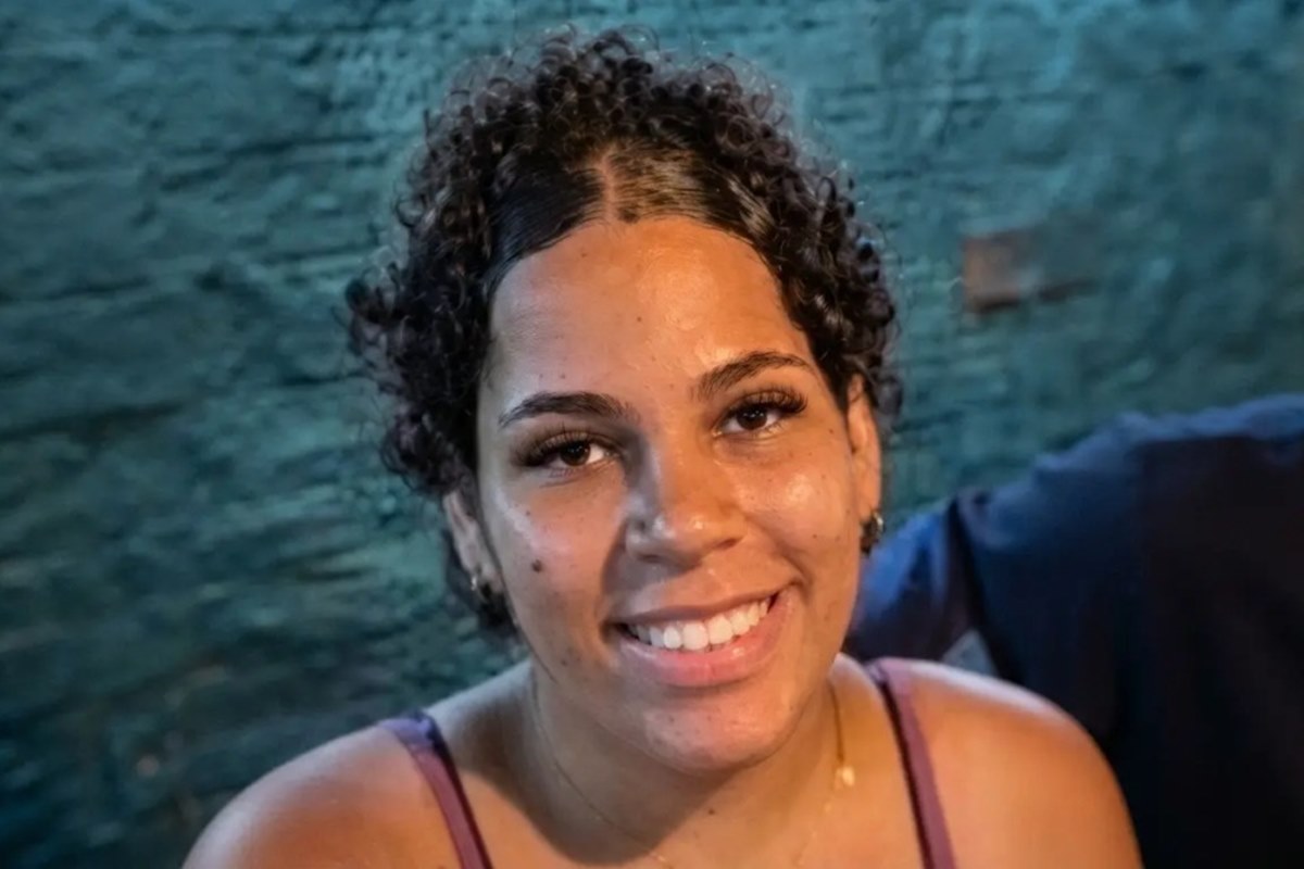 Mulher morre a facadas no 56º feminicídio de 2026 em GO; marido é suspeito