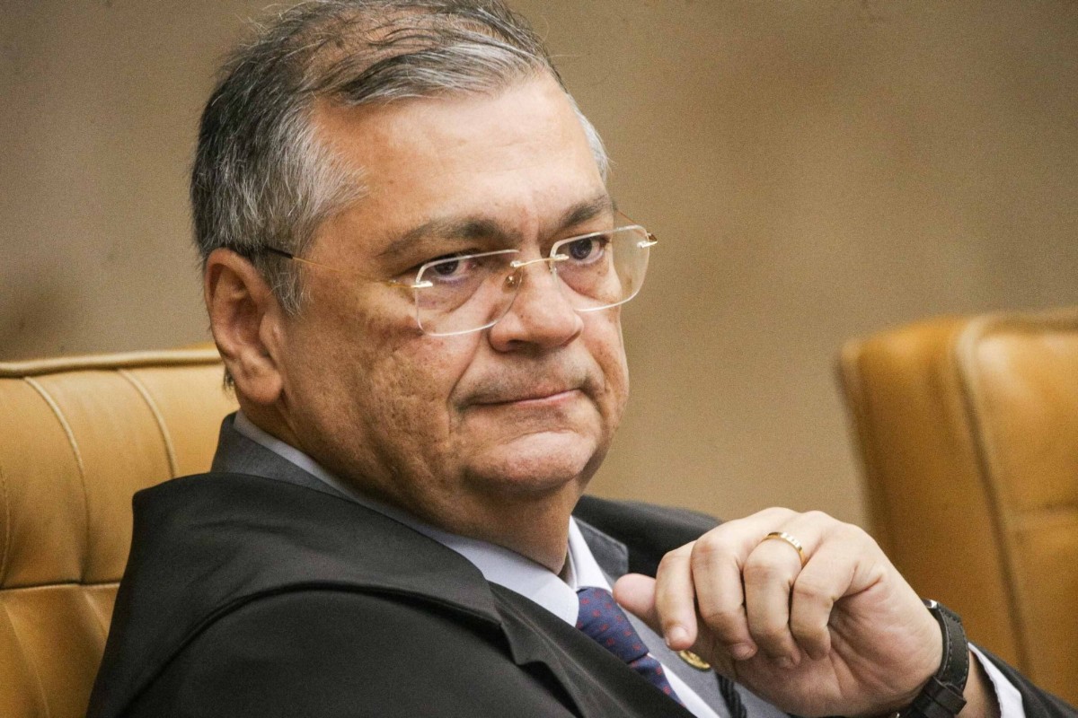 STF proíbe jornalistas de entrarem em julgamento de Moraes; Dino se opõe