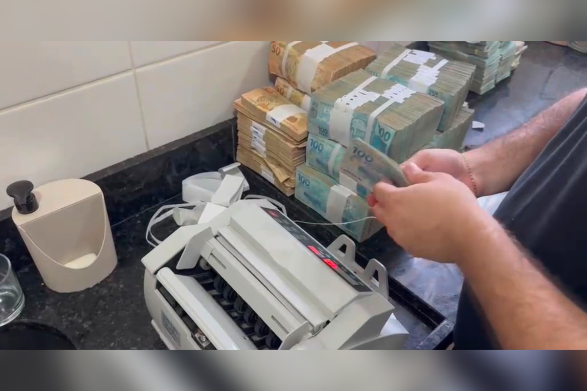 Malas com R$ 1,2 milhão: entenda operação da PF que afastou 12 servidores