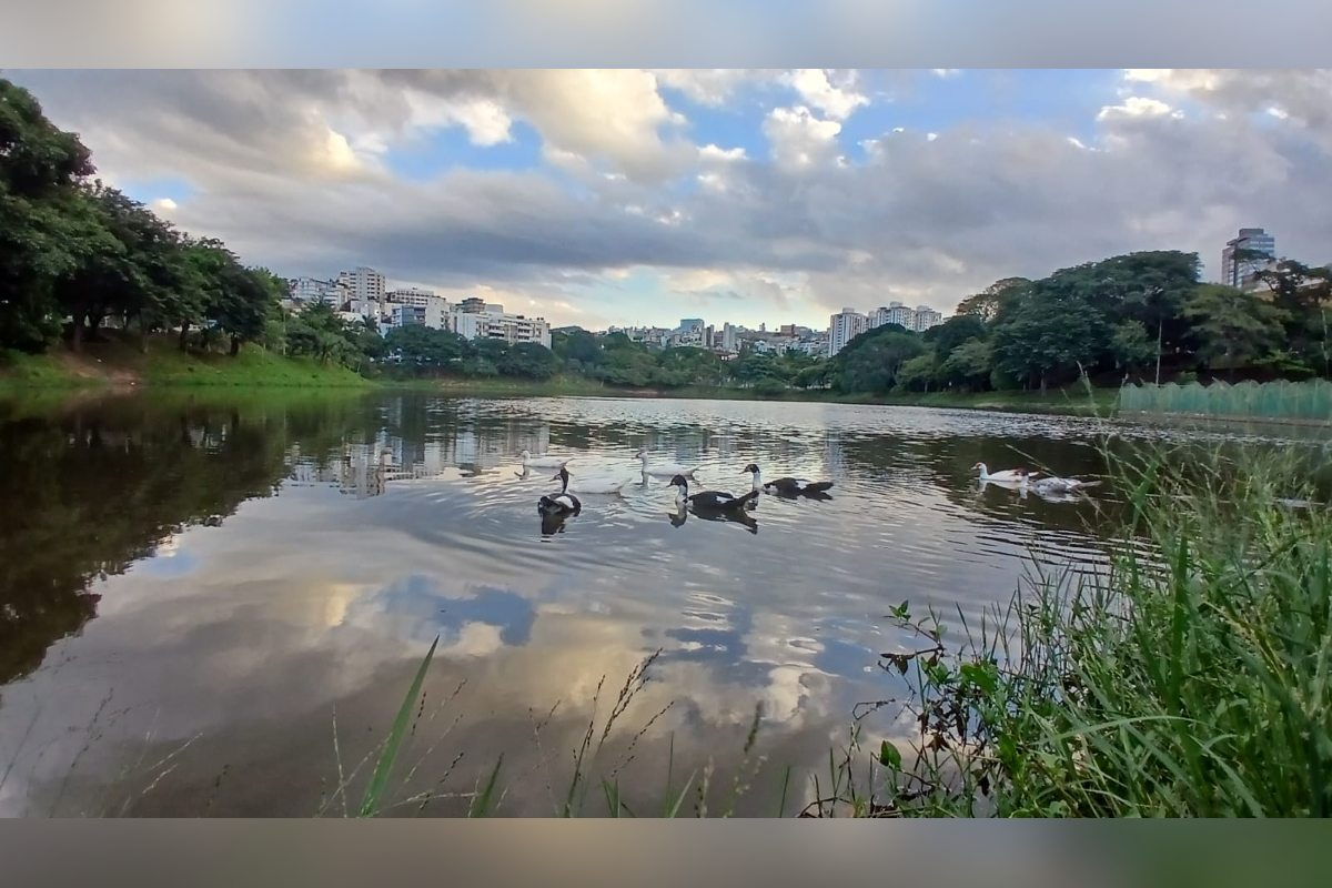 BH enfrenta mais um dia de calor extremo e alerta para chuva