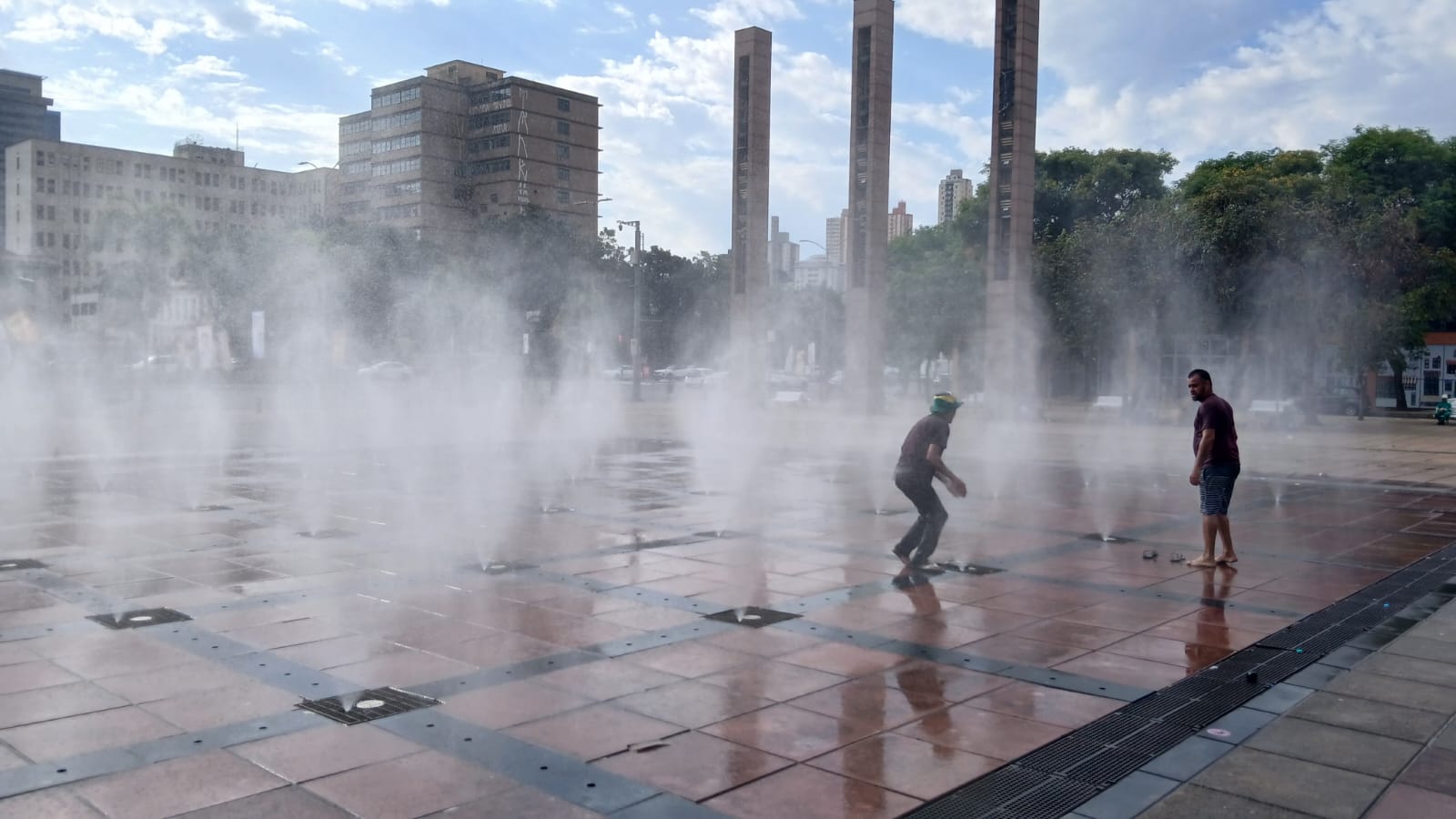 BH bate recorde de calor em 2026 com 36,6°C e 17% de umidade