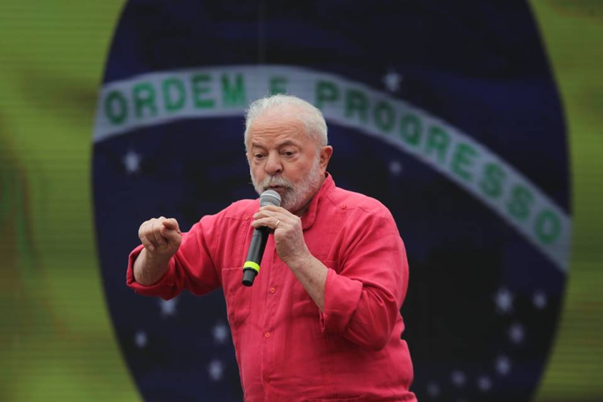 Lula está totalmente sem voz e por isso cancelou entrevista à Record