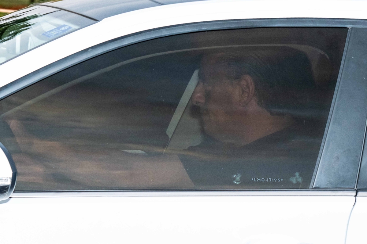 Advogado de Bolsonaro é condenado a pagar R$ 54 mil a condomínio no DF