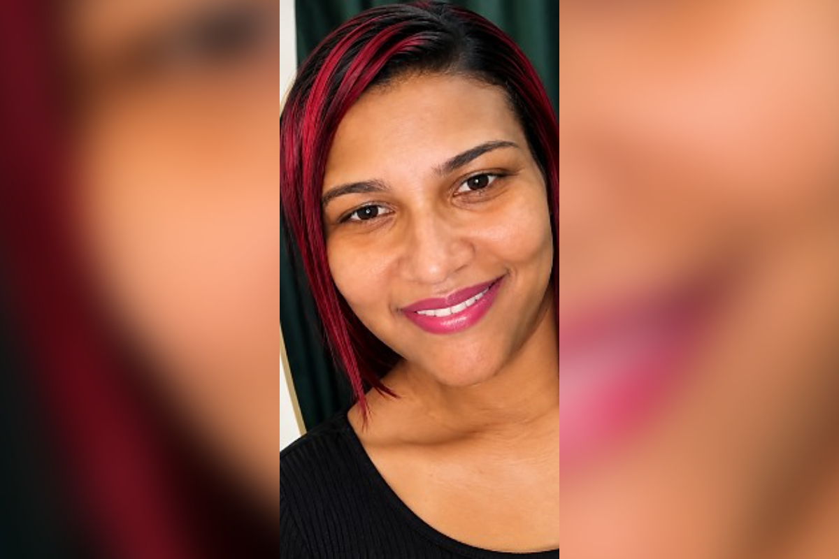 Mulher é atacada e morta com 16 facadas pelo ex-marido em frente a comércio