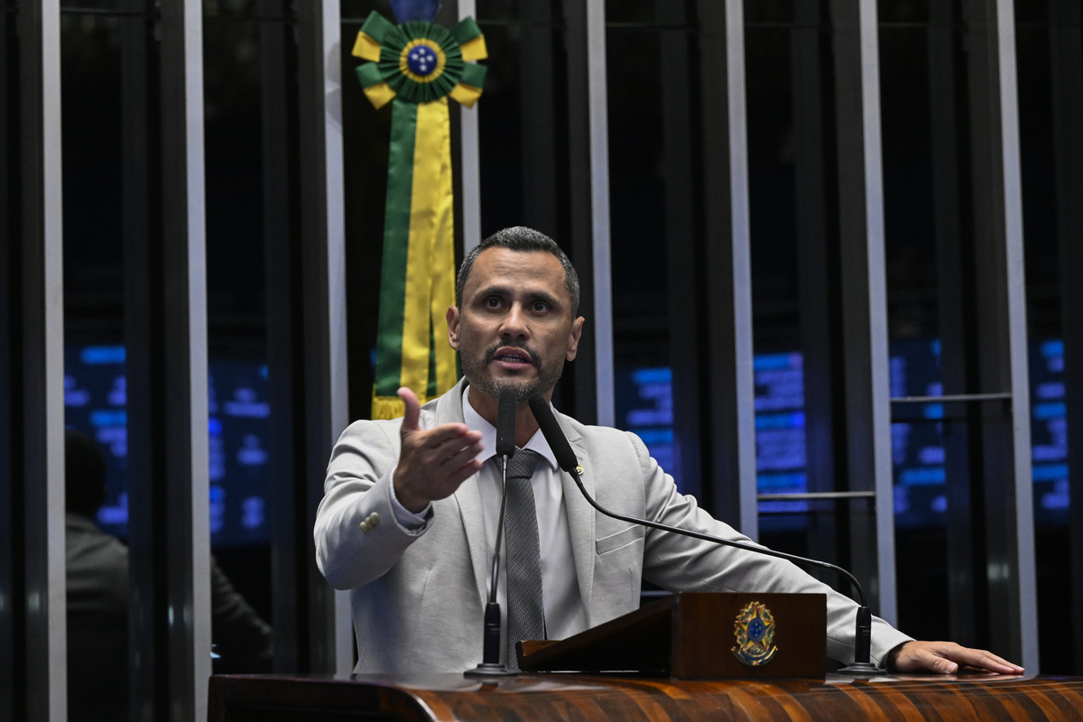 Cleitinho fez só 6 de 77 deputados em MG e vai depender do PL para governar