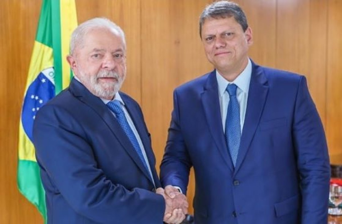 Atuação de Tarcísio na campanha de Flávio não evitou efeito "Tarlula" em SP