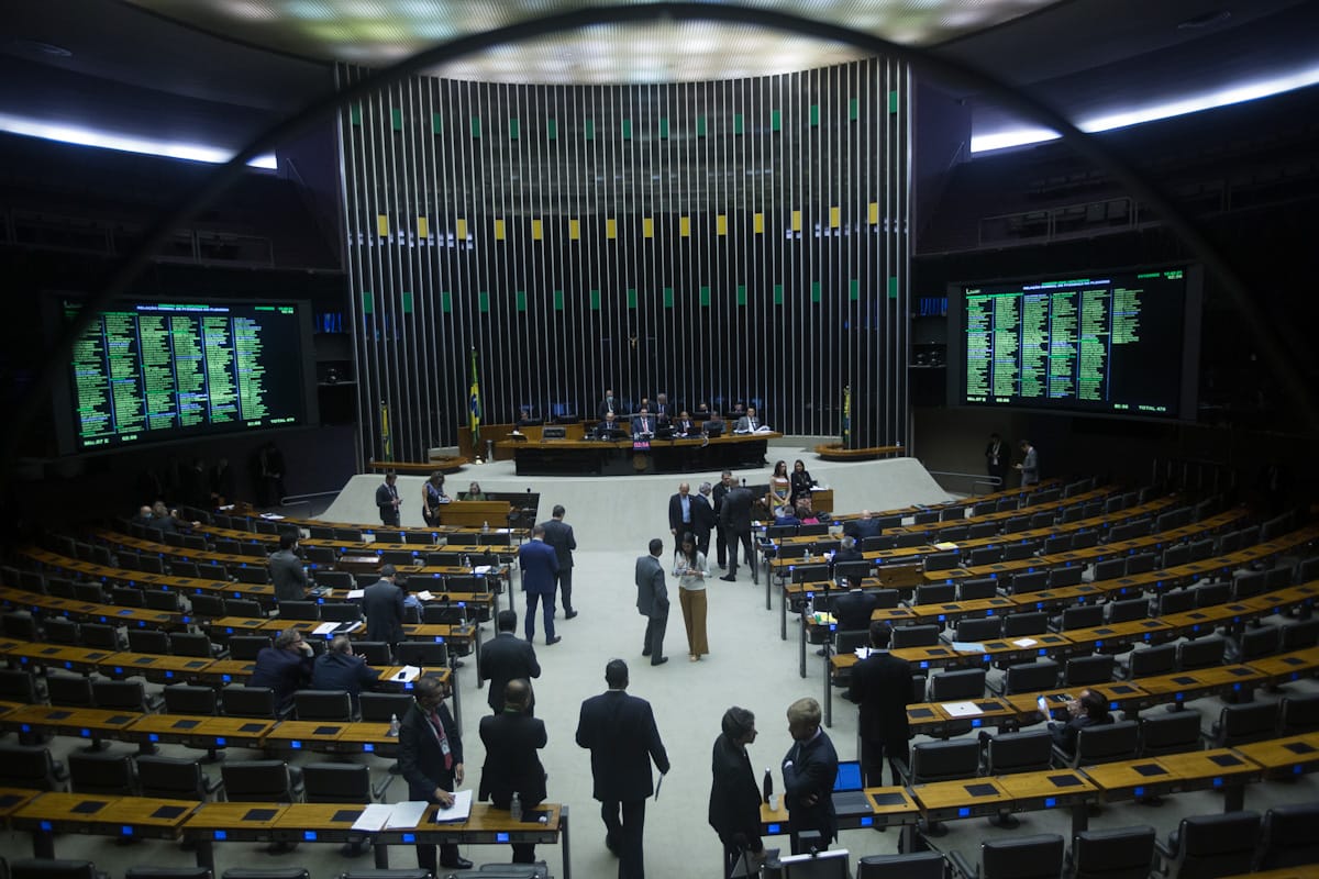 Câmara vai implementar fim da 6x1 na semana que vem, diz Motta