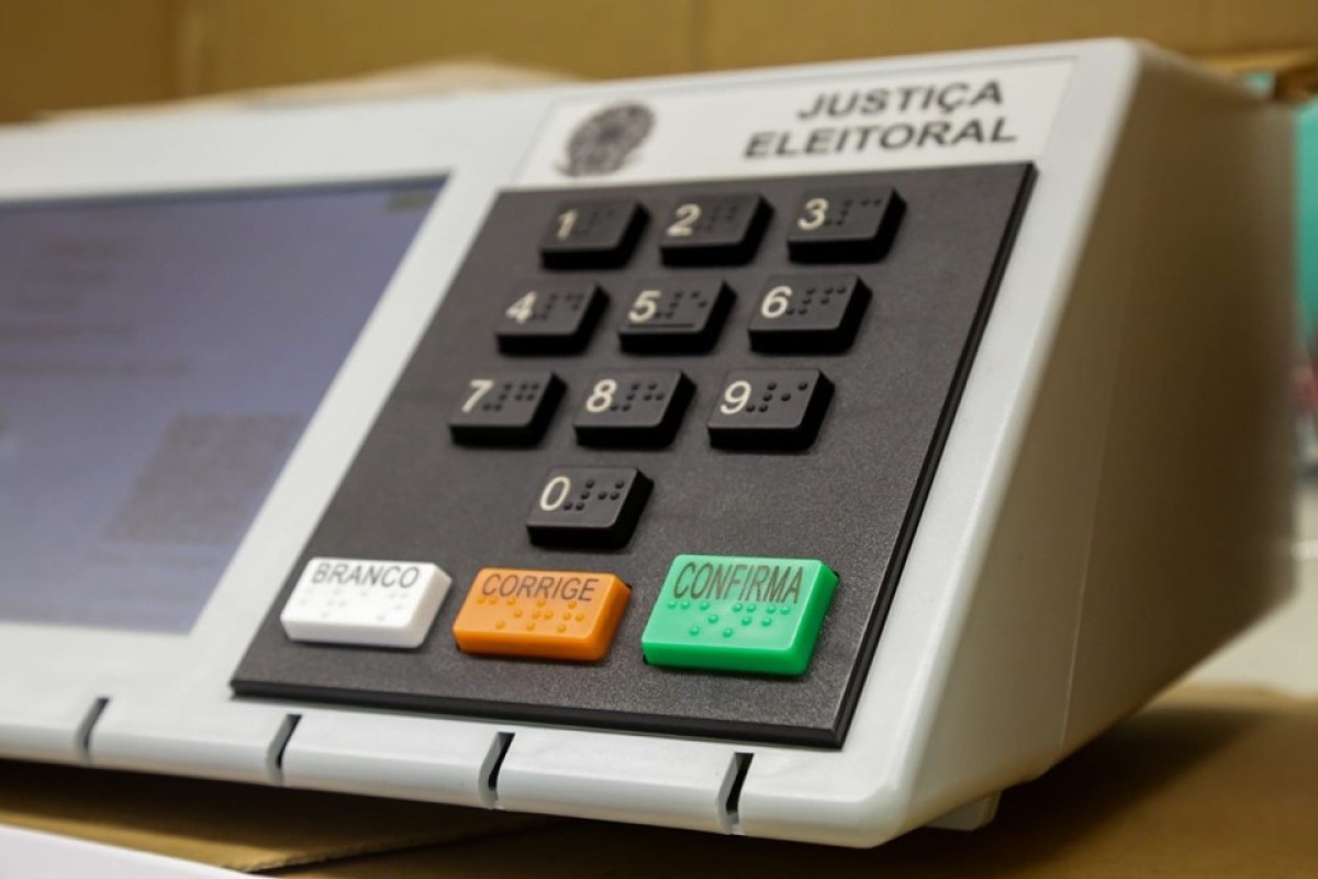 Seis candidatos barrados aparecem nas urnas; voto será nulo, diz TRE-DF
