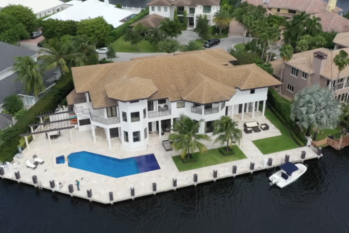 Mansão de Messi na Flórida vale R$ 53 milhões e tem 8 quartos; veja fotos