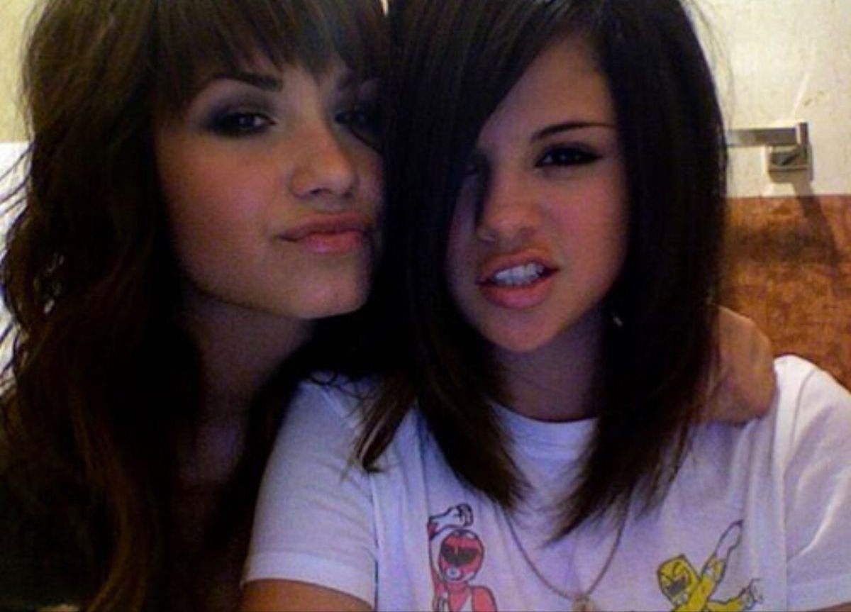 demi lovato collab selena gomez rare beauty