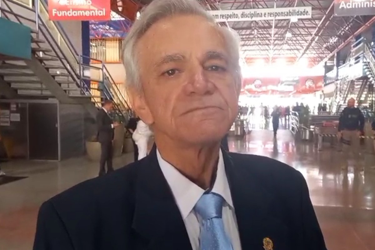 Presidente do TRE-DF vota e convoca eleitores: "Confirmação da democracia"
