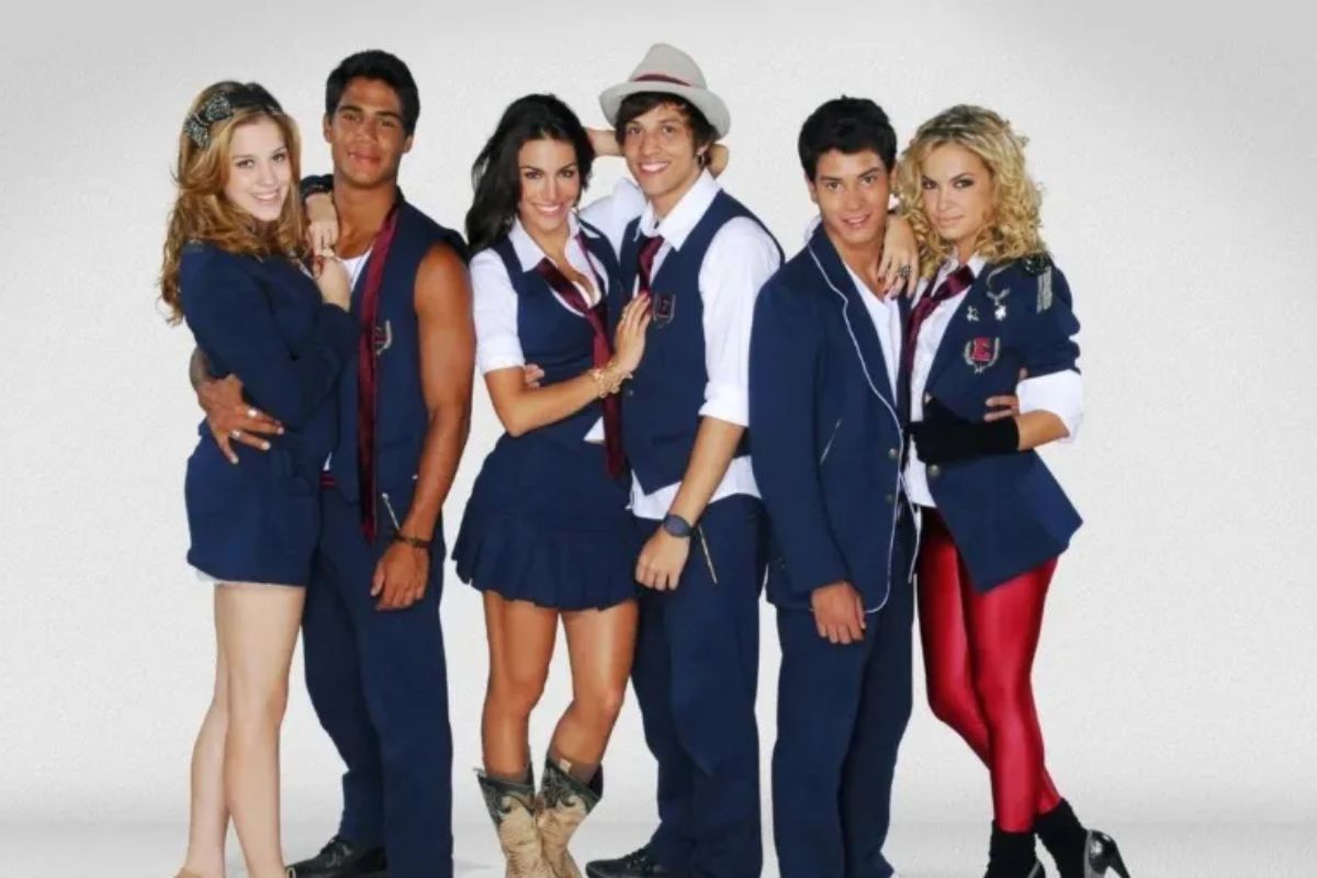 Atores de Rebelde lamentam morte de Lua Blanco, intérprete de Roberta