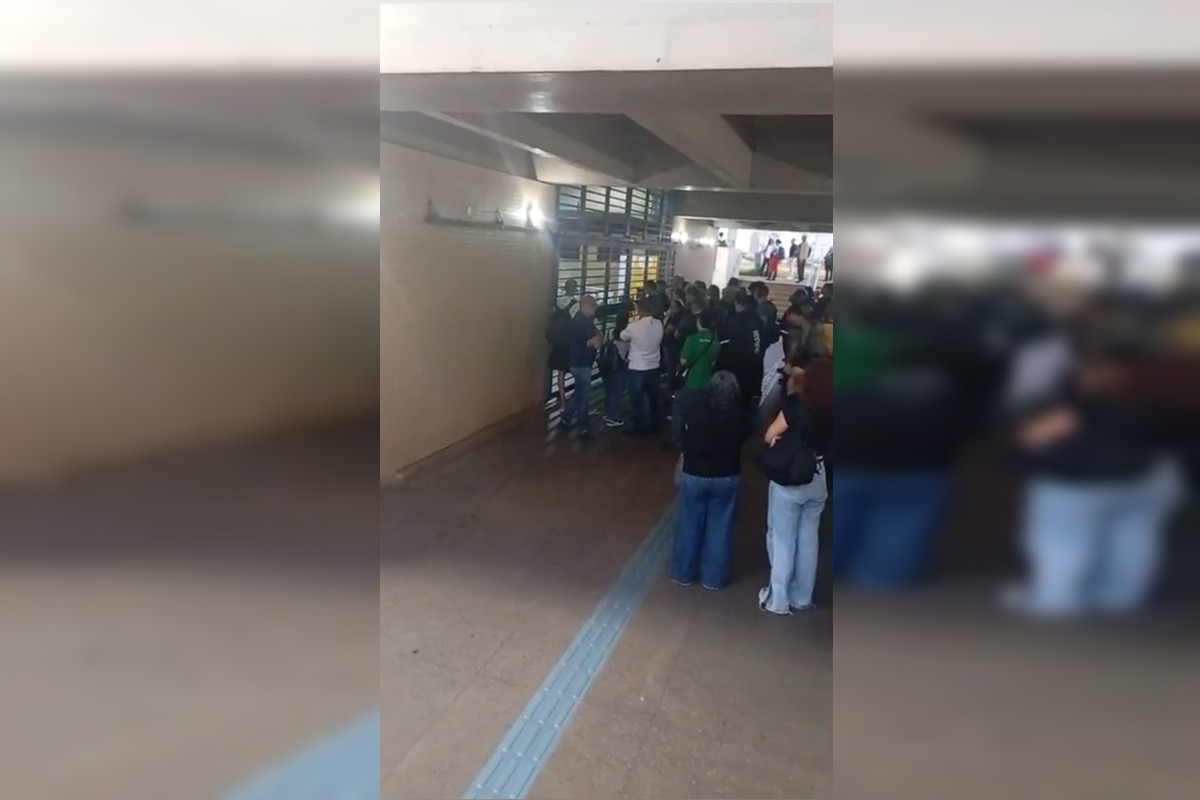 Funcionário falta e estação do Metrô-DF de Samambaia Sul abre com atraso