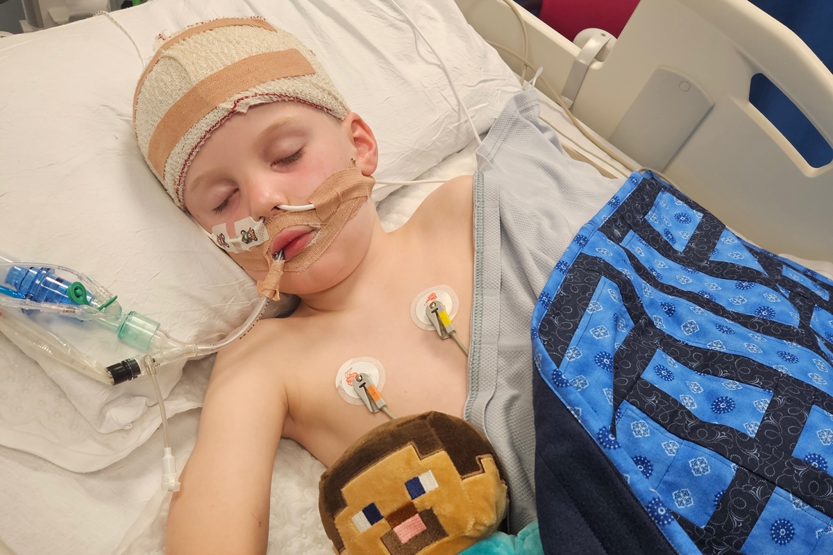 Menino de 6 anos começa a ter crises de raiva e é diagnosticado com AVC