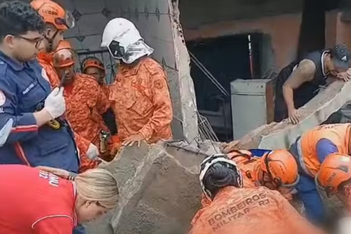 Adolescente morre após desabamento de imóvel no Rio de Janeiro