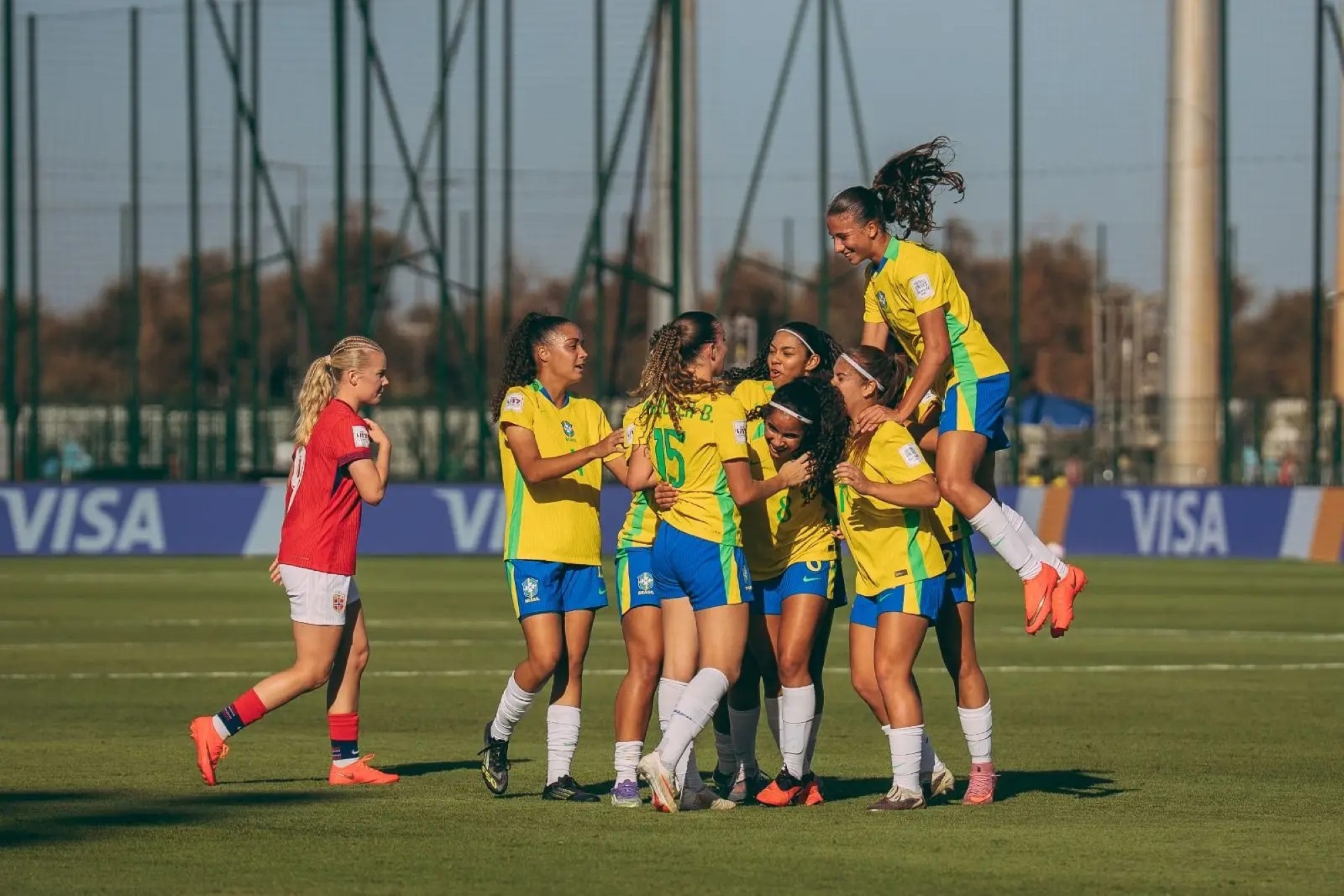 Brasil derrota Noruega e vai ao mata-mata da Copa do Mundo Feminina Sub-17