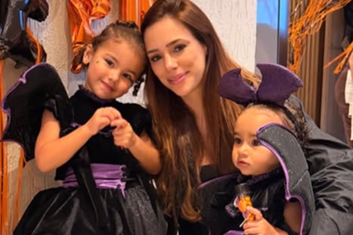 Bruna Biancardi encanta ao mostrar Mavie e Mel fantasiadas para o Halloween
