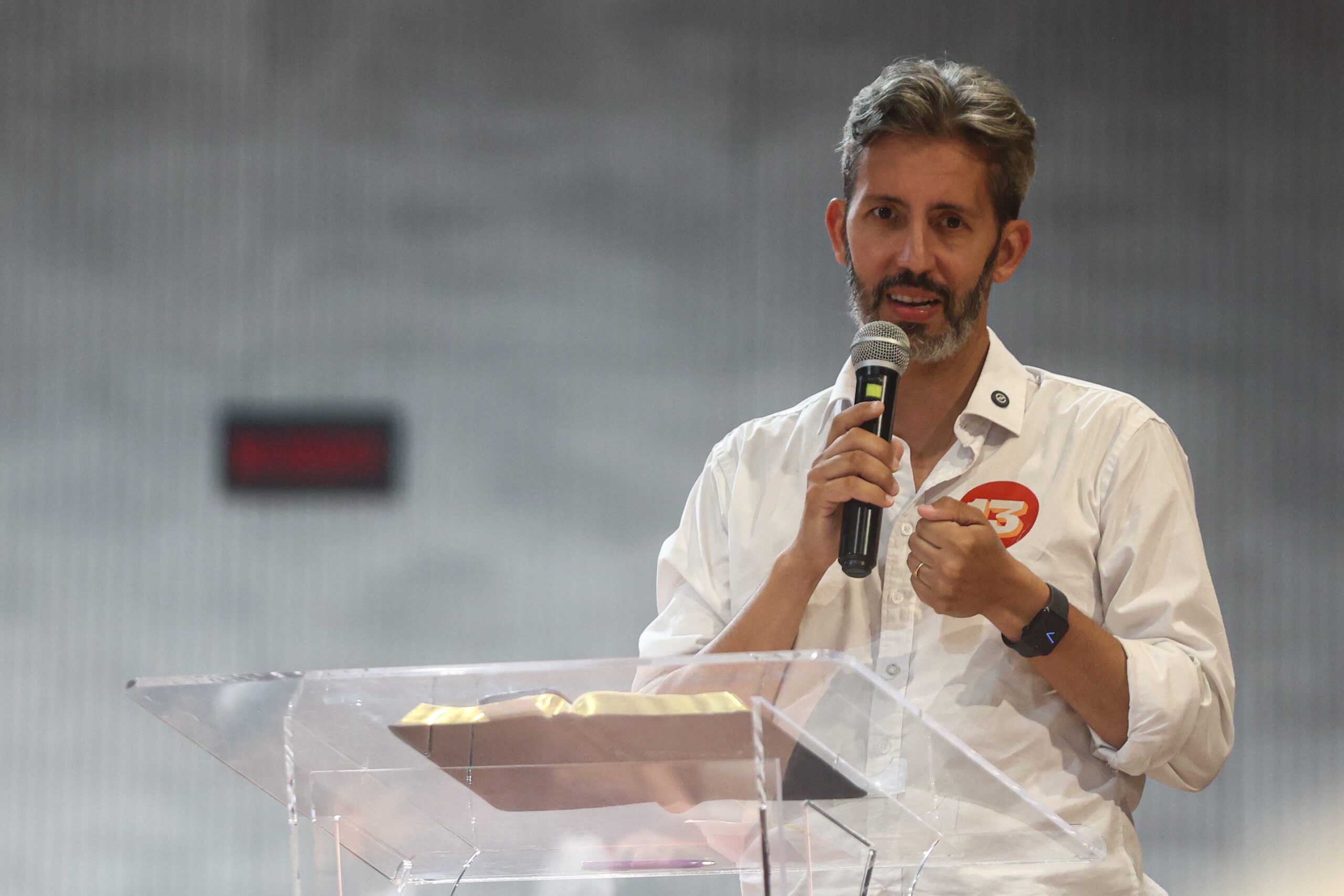 Grass vai a evento cristão com Jorge Messias, pastor Henrique e irmã Monica