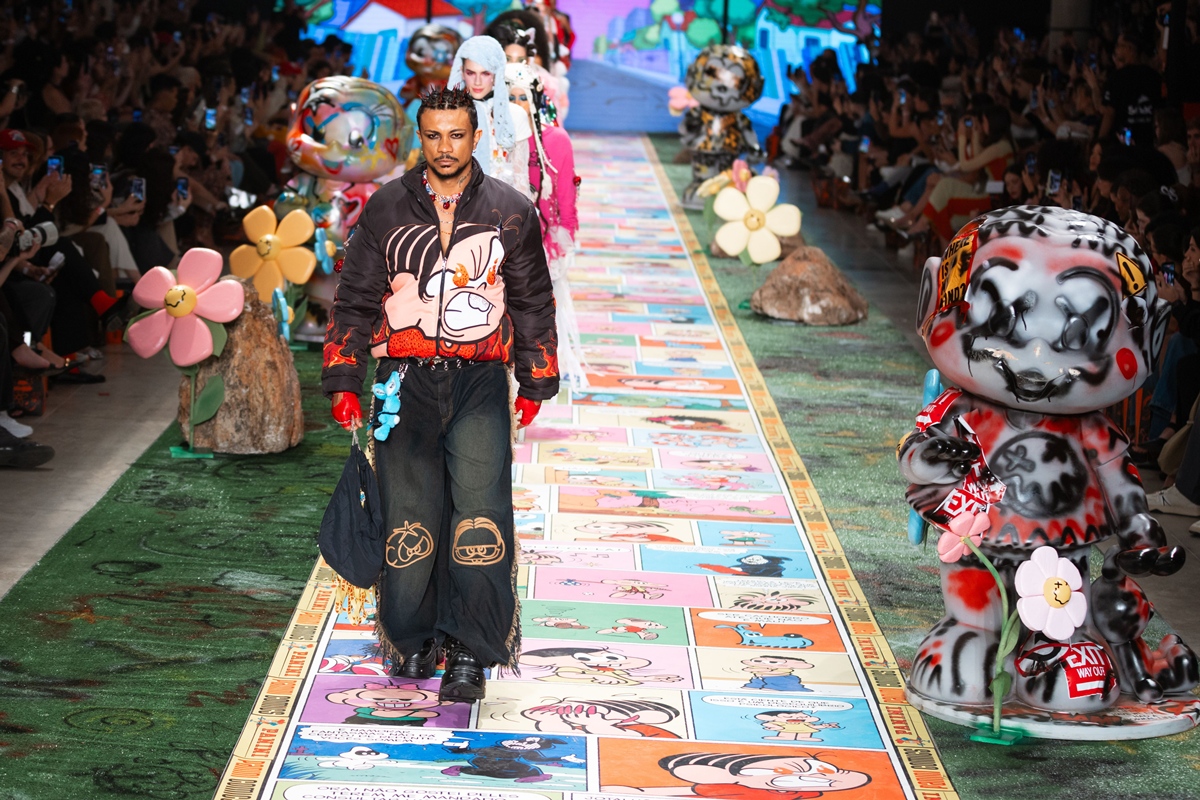 Turma da Mônica e estética gótica se unem em desfile de Dario Mittmann