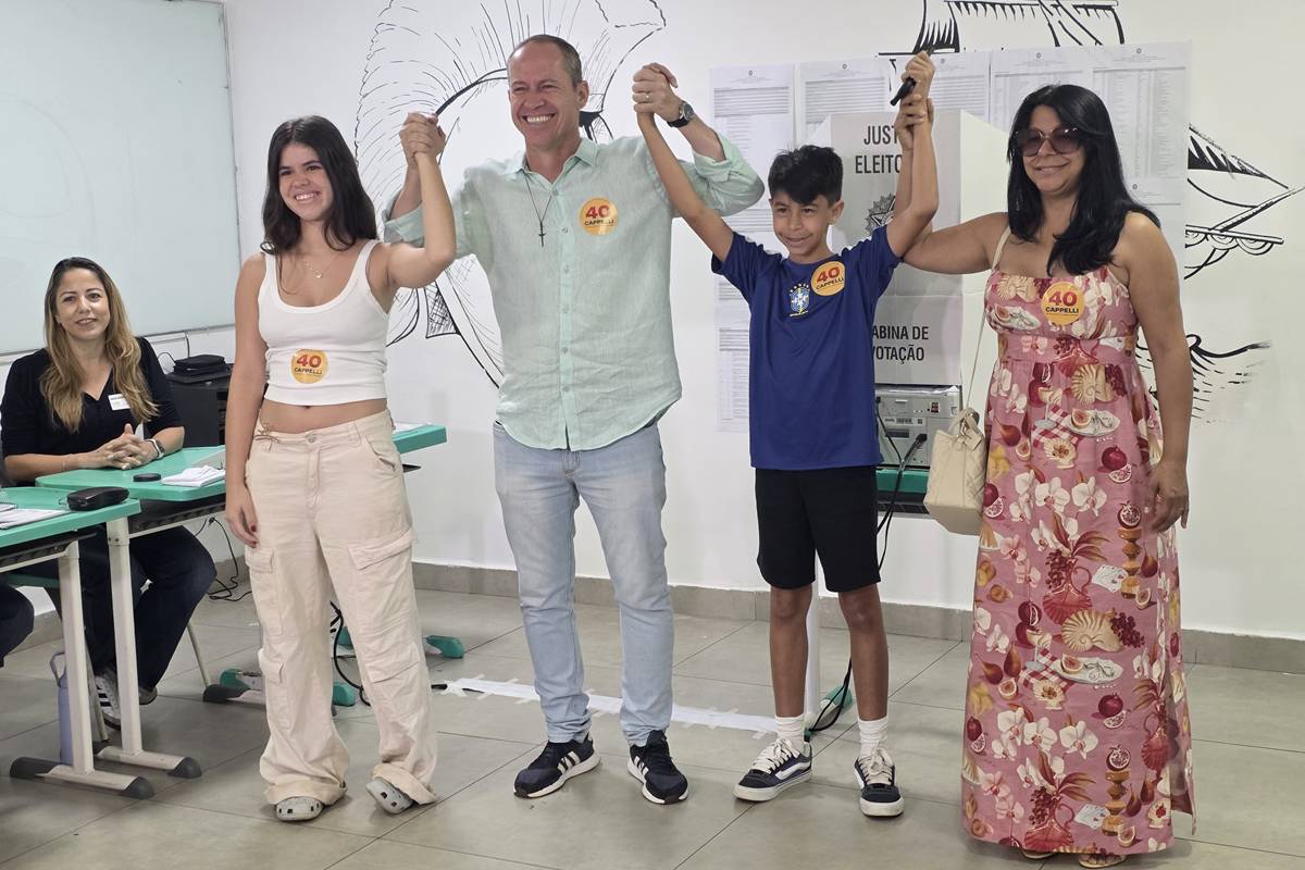 Cappelli vota no Sudoeste e se diz confiante: "Vamos ao segundo turno"