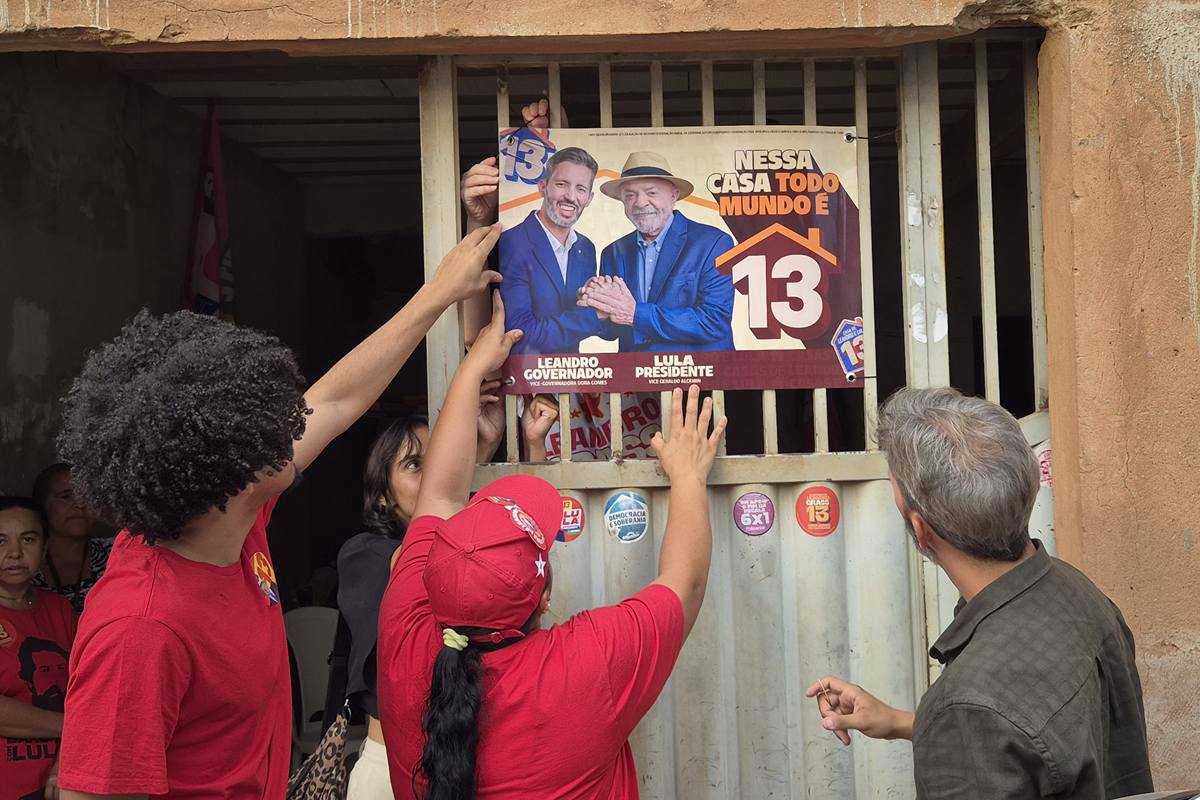 Em busca de votos no DF, Grass inaugura casas de apoio à campanha do PT