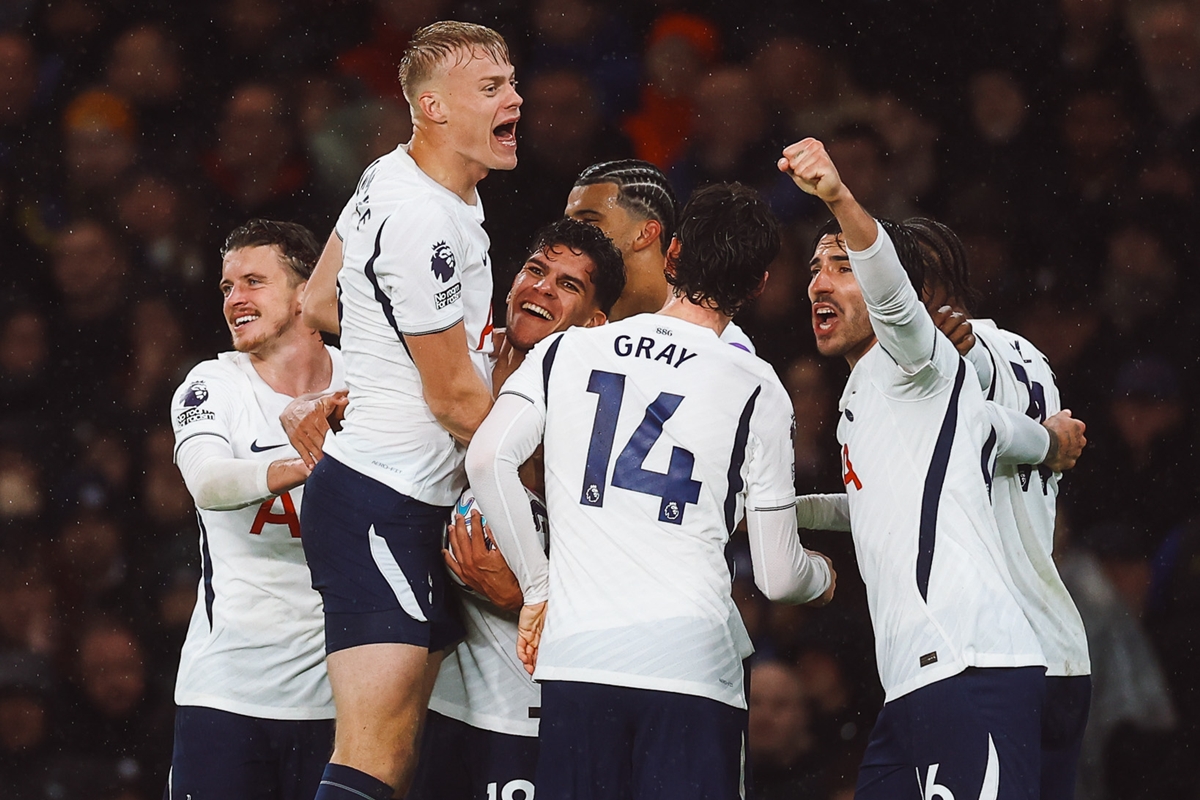 Premier League: Tottenham vence Chelsea fora de casa e quebra tabu