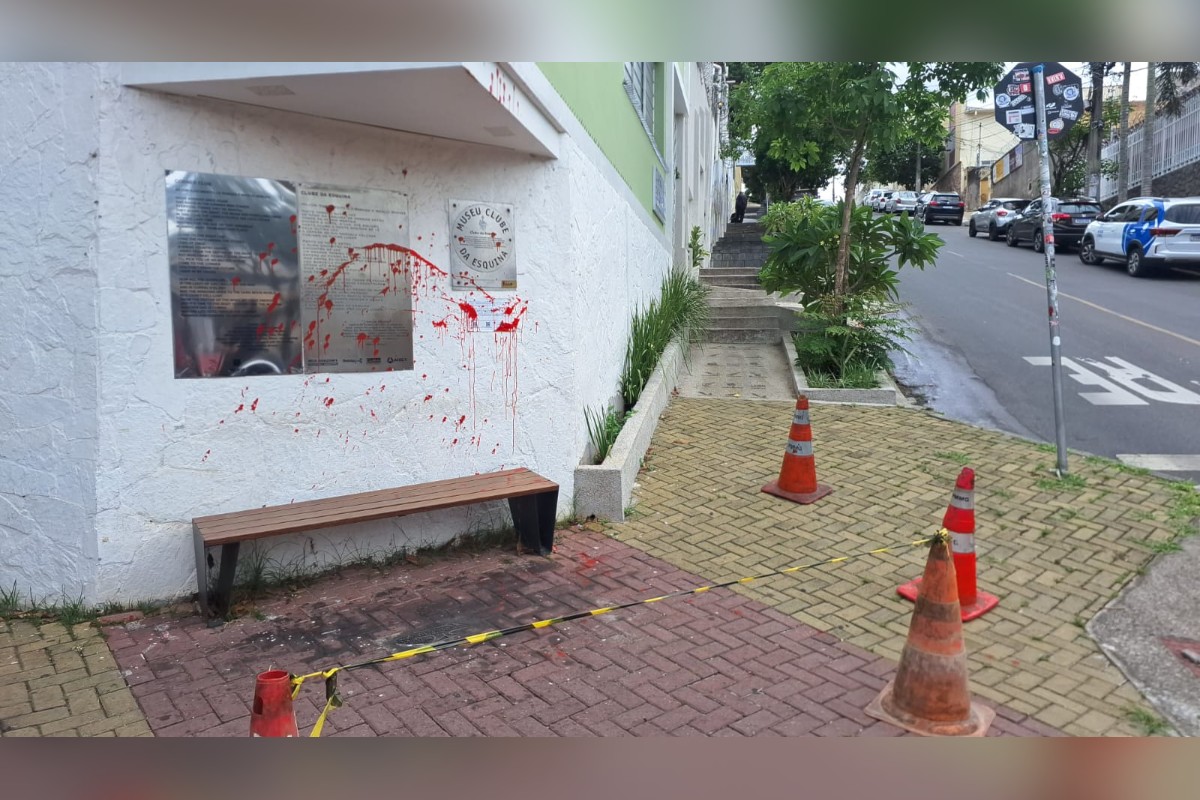 Memorial do Clube da Esquina é vandalizado com tinta vermelha em BH
