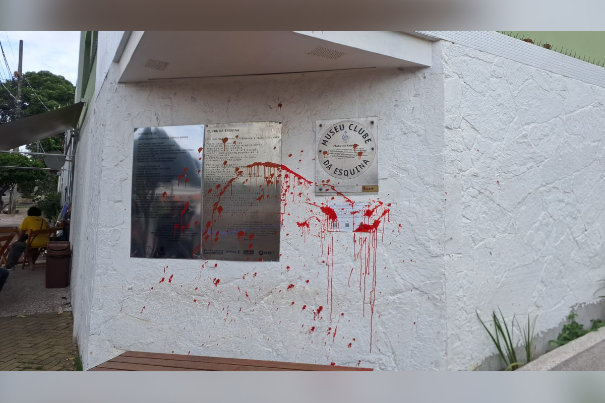 Esquina do 'Clube da Esquina' é vandalizada em BH
