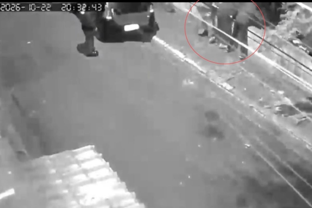 Câmera flagra momento em que 13º corpo com sinais de violência é "desovado"