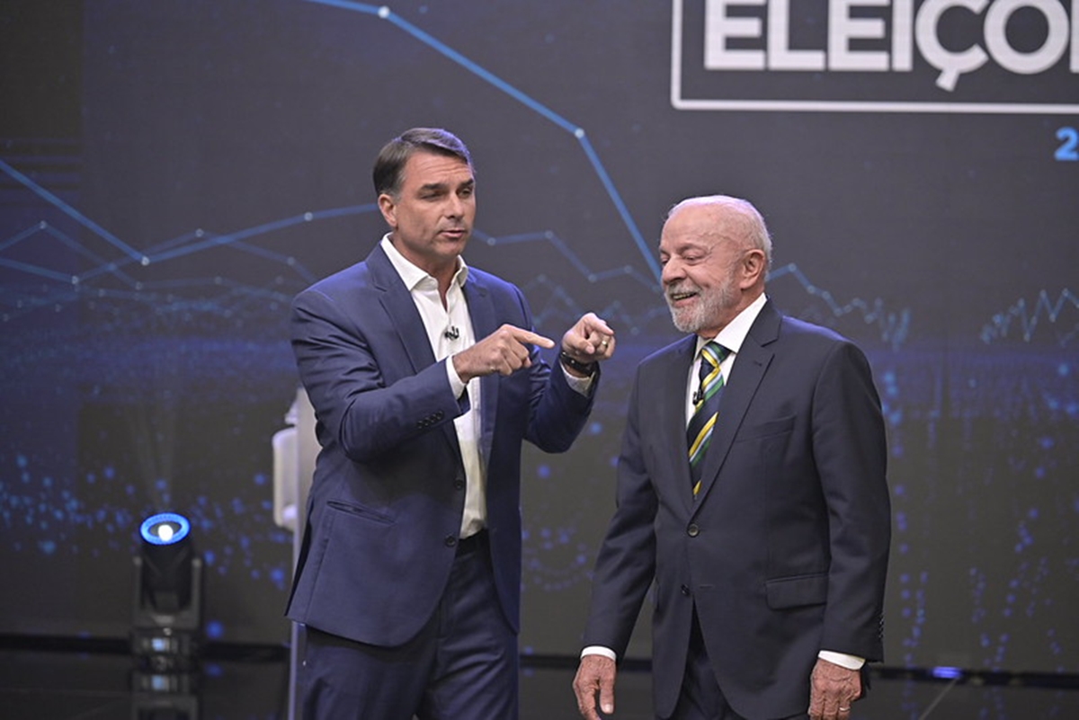 Lula ouviu 20 acusações de corrupção até desafiar Flávio a abrir sigilos