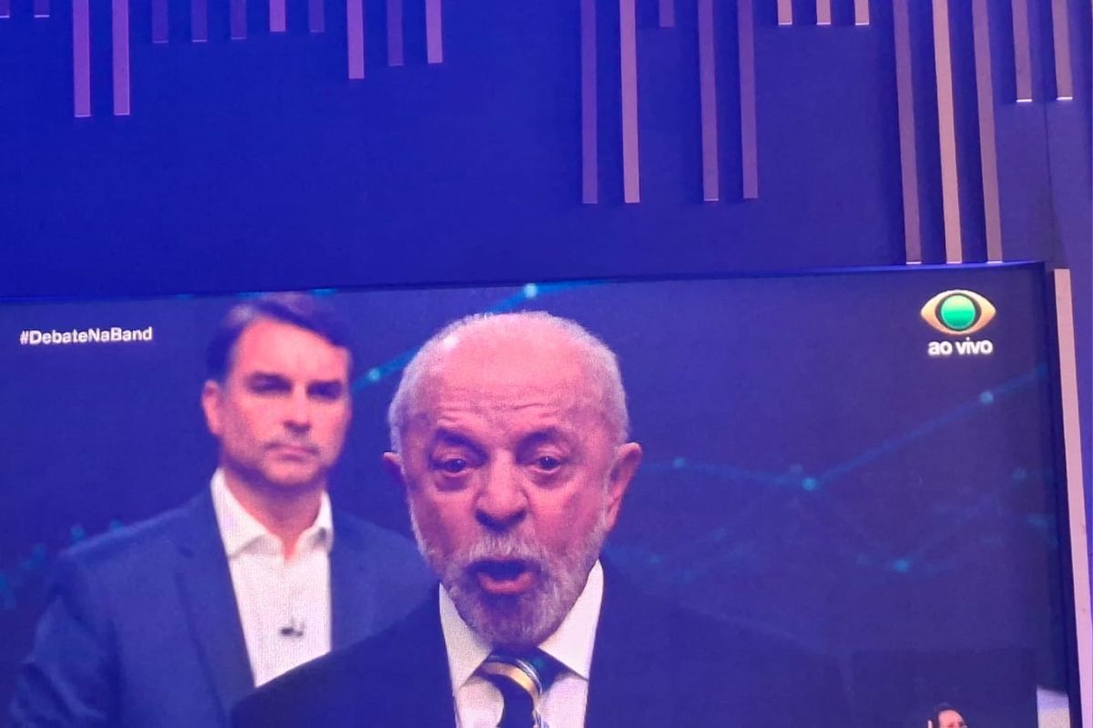 A reclamação de ministro de Lula a Flávio no intervalo do debate da Band