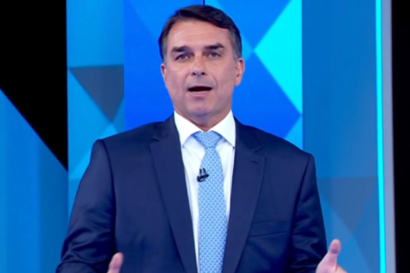 Flávio chama mãe de Ana Clara pelo nome da filha em debate com Lula