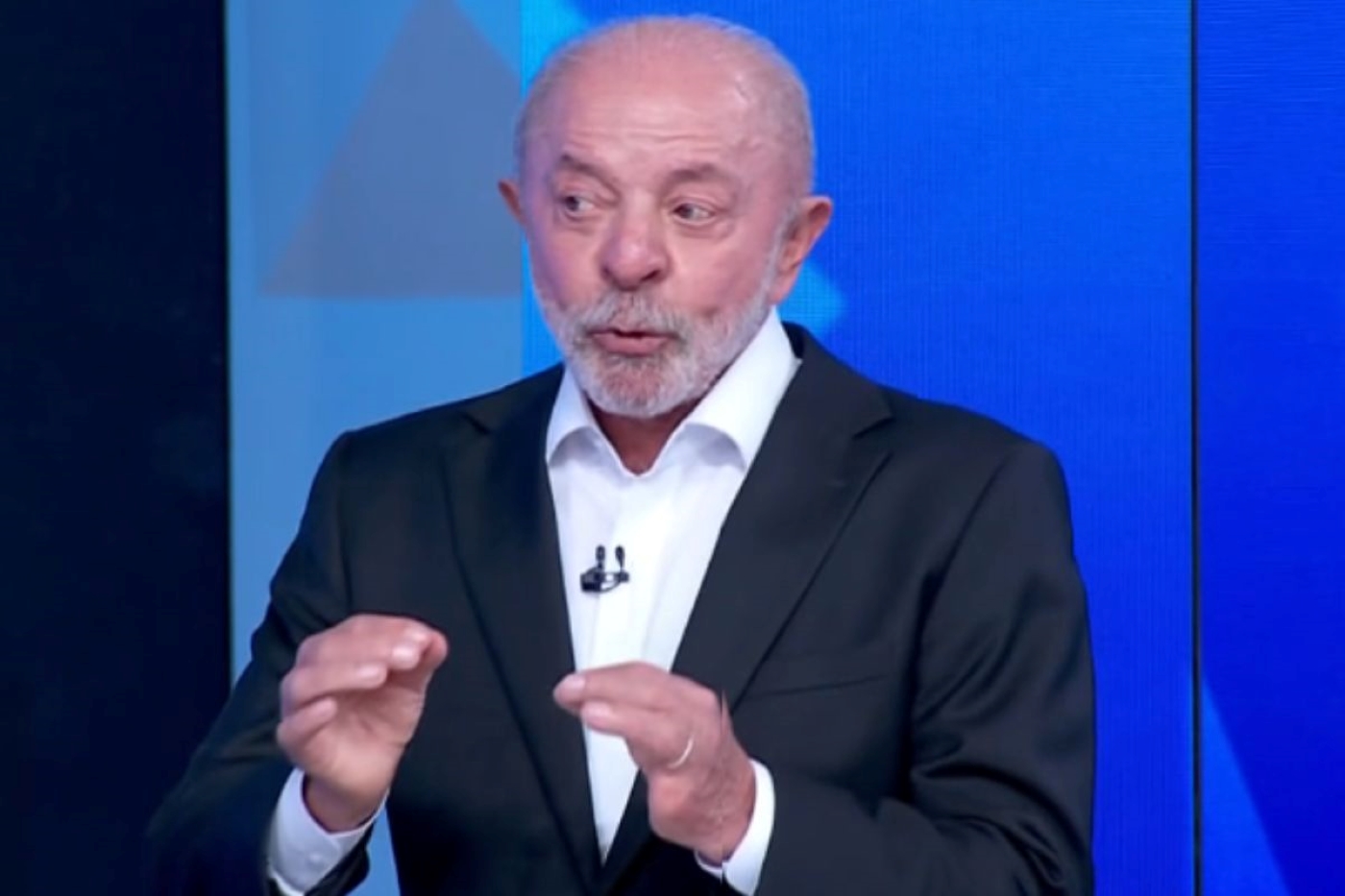 Lula rebate Flávio: “Não vou permitir que um miliciano me chame de 9 dedos"