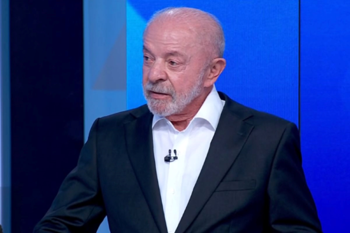 Lula leva vantagem no último debate e deixa Flávio Bolsonaro na defensiva