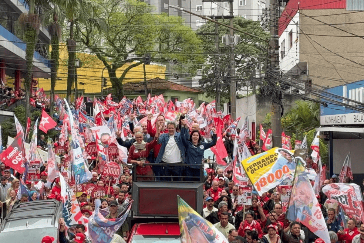 Haddad se queixa de tempo de TV e critica "sumiço" de Tarcísio em debates