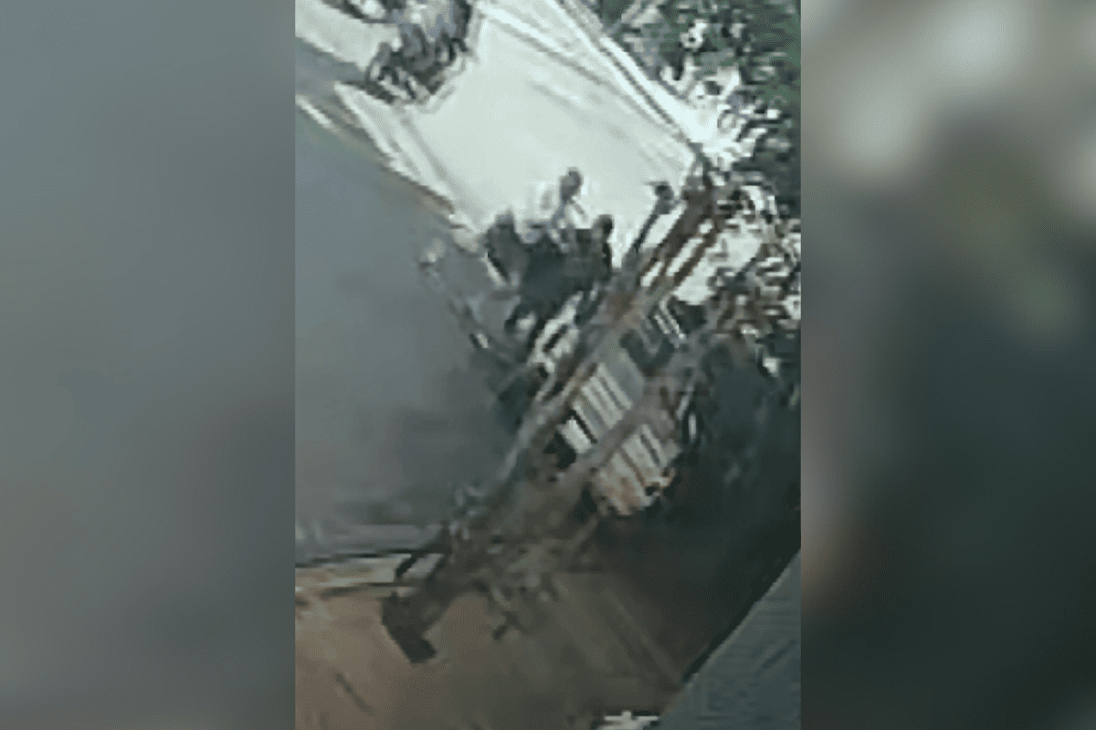 Homem é preso após atirar em adolescente que tentava furtar seu carro