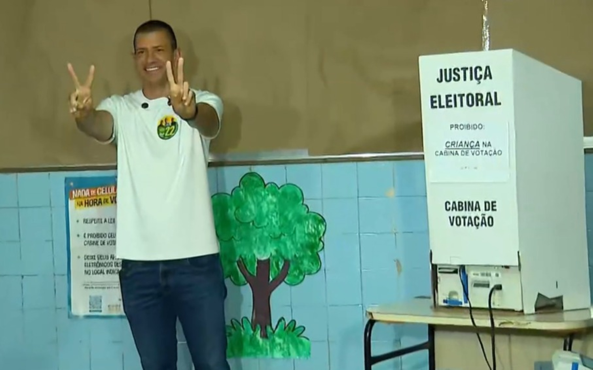 Eleições 2026: candidato do PL, Douglas Ruas vota no Rio de Janeiro