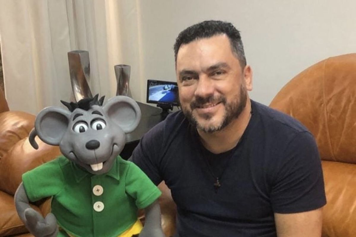 Prefeito é acusado de assédio eleitoral por exigir apoio a Xaropinho