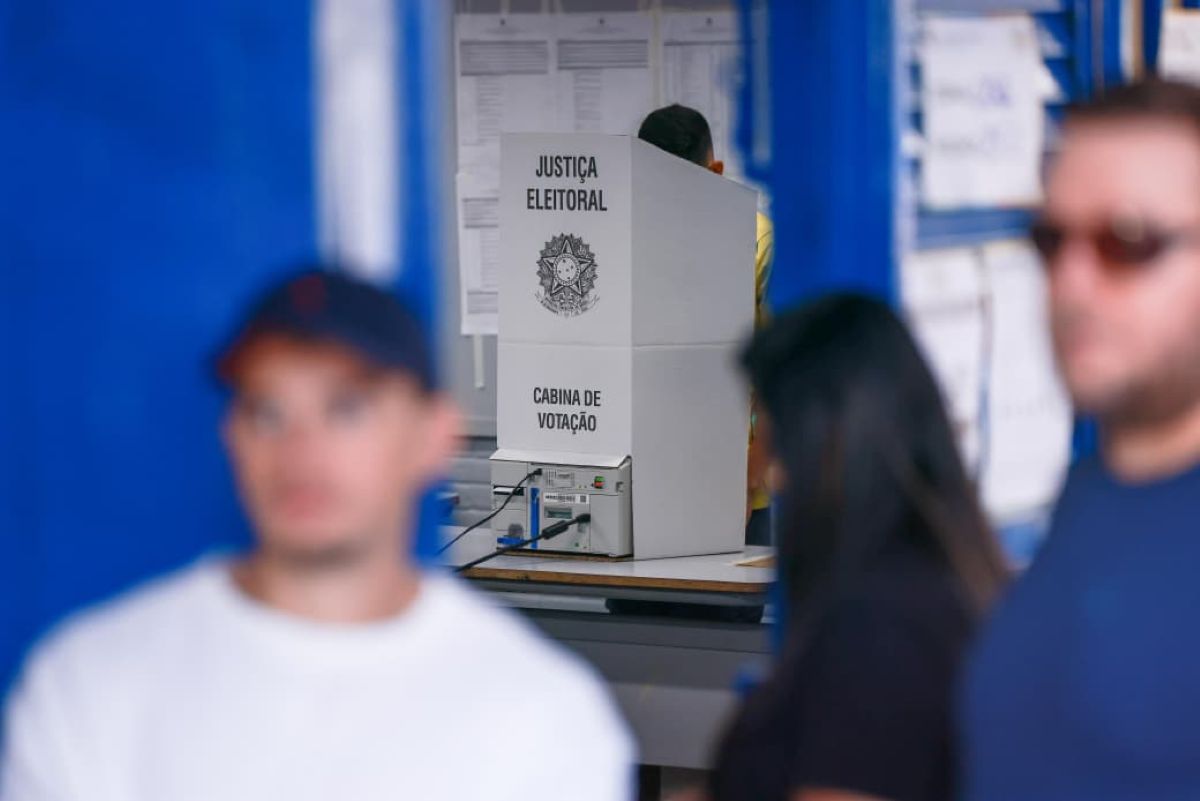 Eleitores do DF chegam cedo aos locais de votação no 1º turno