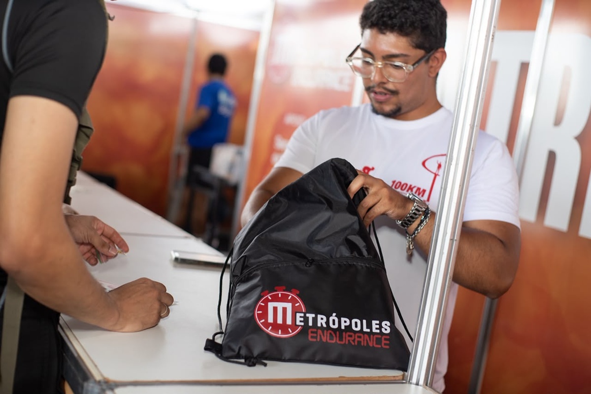 Metrópoles Endurance: entrega de kits antecipa clima das provas de corrida