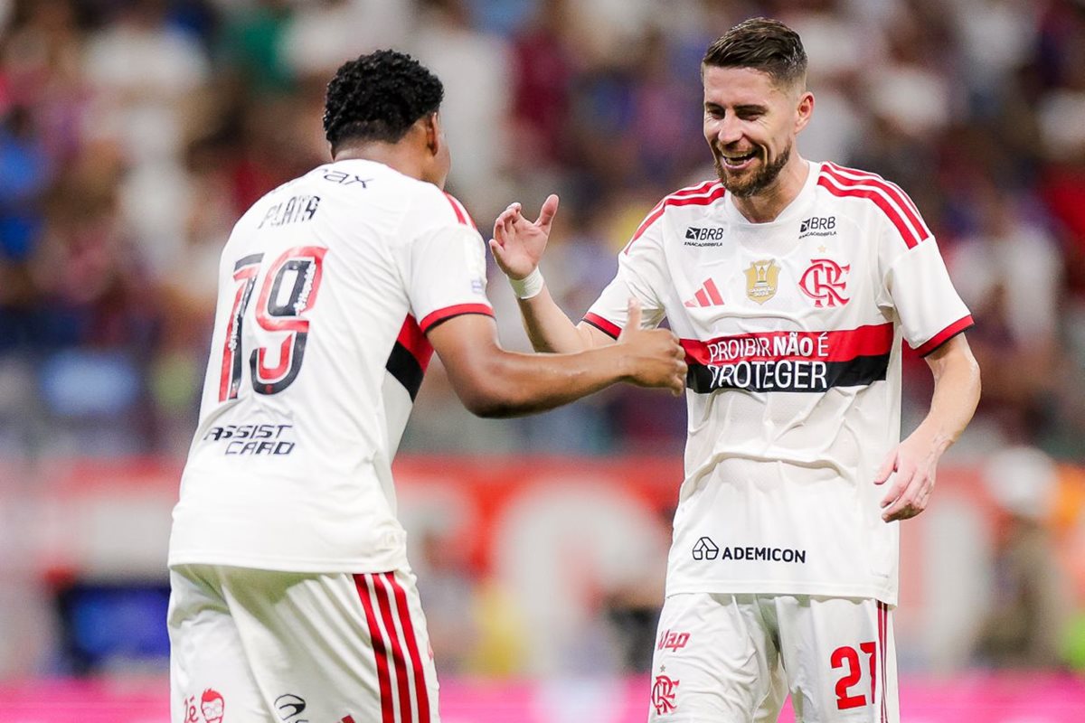Flamengo vence o Bahia e retoma liderança do Campeonato Brasileiro