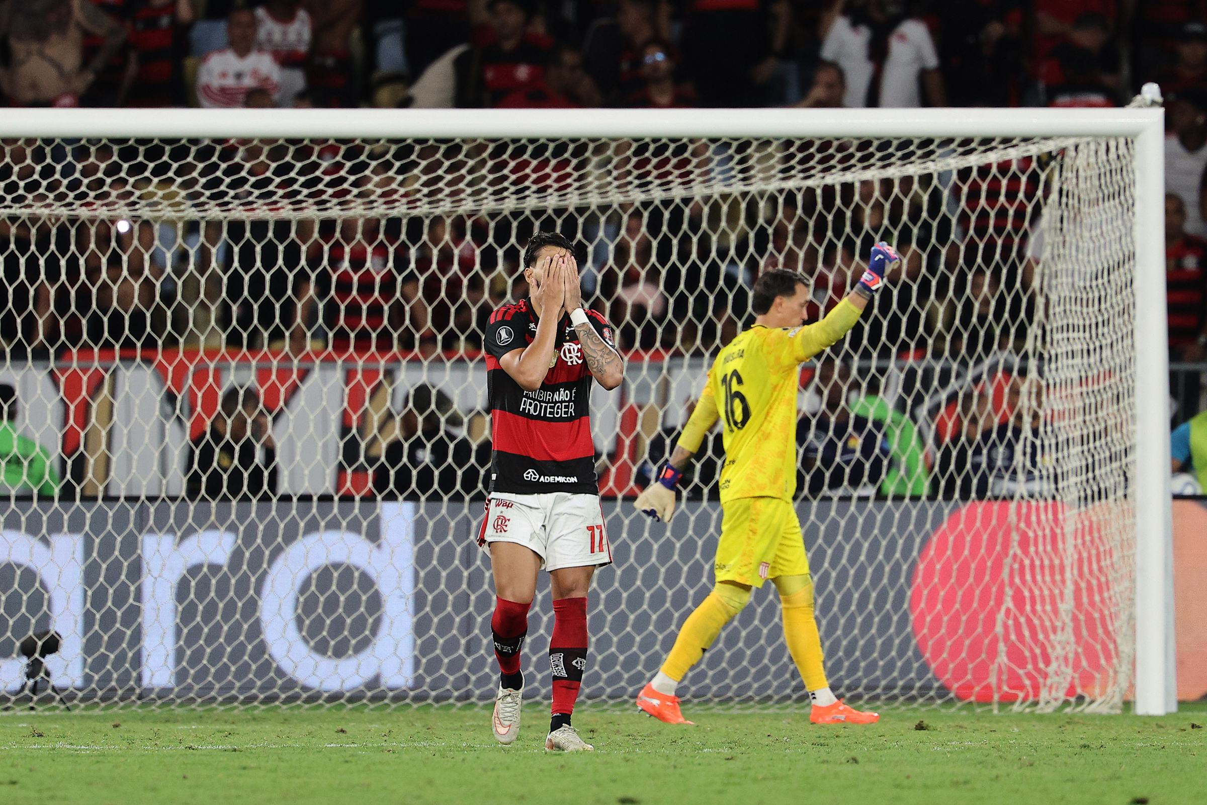 Lucas Paquetá chora após eliminação do Flamengo na Libertadores: "Falhei"
