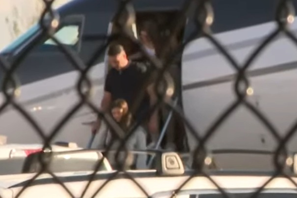 "Conte sempre comigo", diz Sóstenes após Flávio desembarcar nos EUA