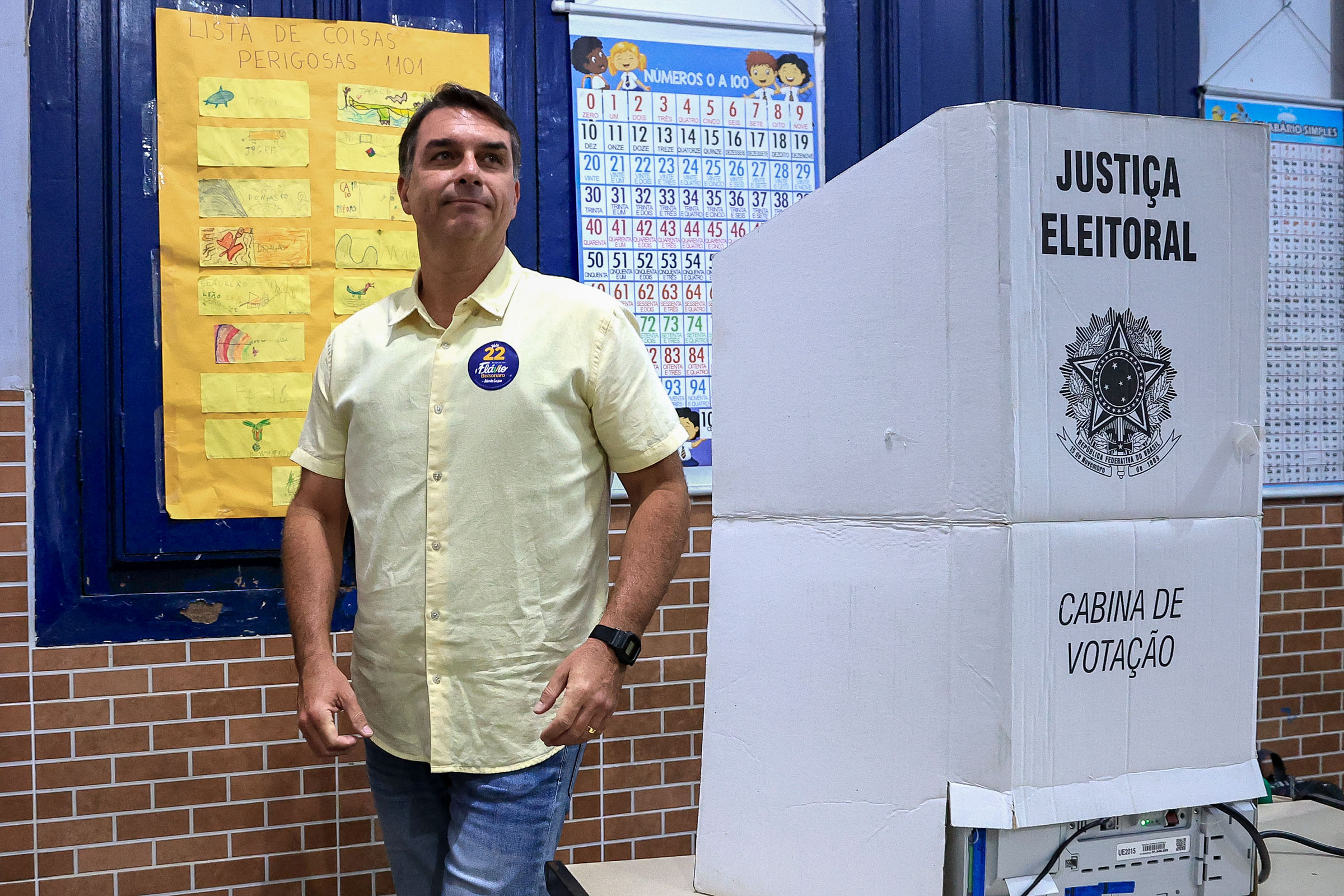 Flávio pede ao TSE mais 2 horas de votação em cidades de SP, PR e SC