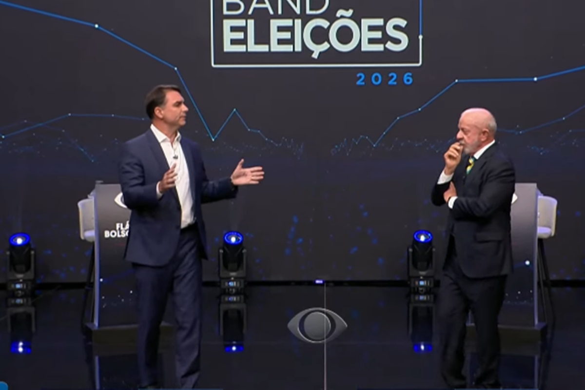 Flávio pergunta “cadê Lulinha” e Lula diz que Luchsinger é “problema da PF"