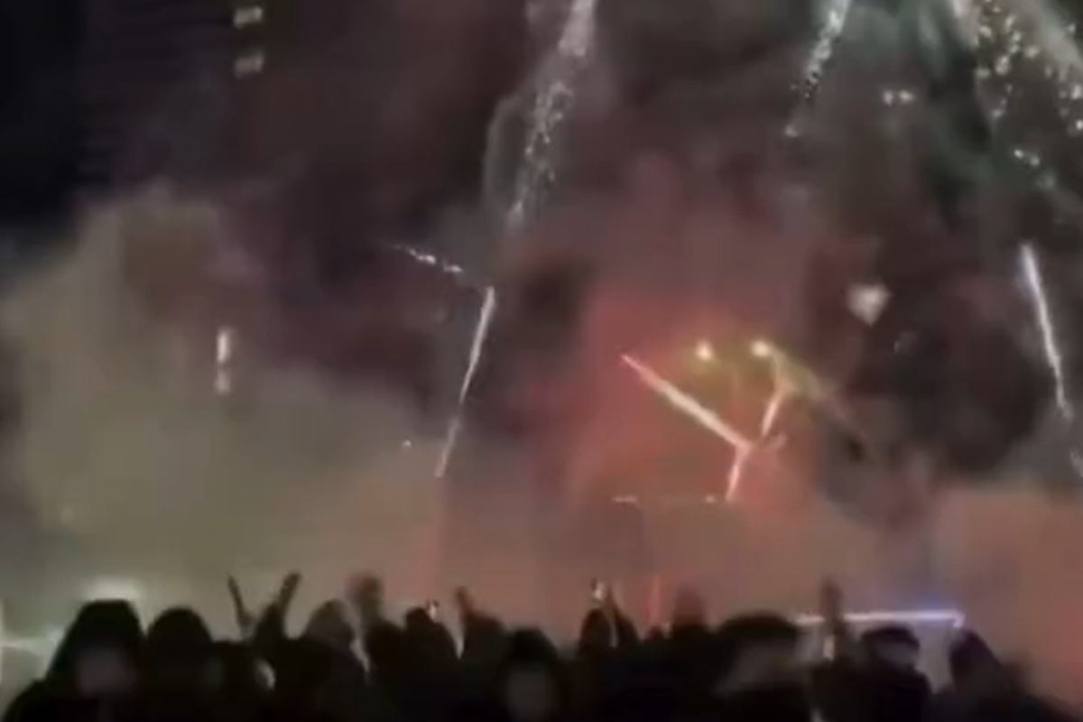 Torcida do Galatasaray solta fogos em hotel do Barcelona de madrugada