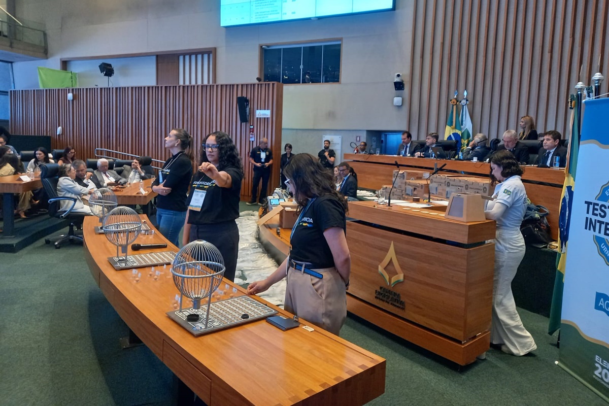 TRE-DF sorteia urnas que passarão pelo teste de integridade no 2º turno